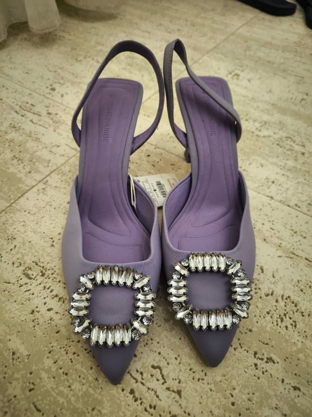 Sandalias tacón Stradivarius moradas