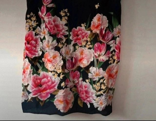 Vestido Wallis floral negro/rosa