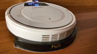 Robot aspirador Fmart E-R550W