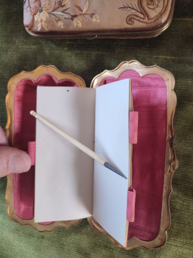 Pitilleras antiguas bordadas