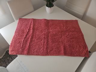 Alfombra roja de tela