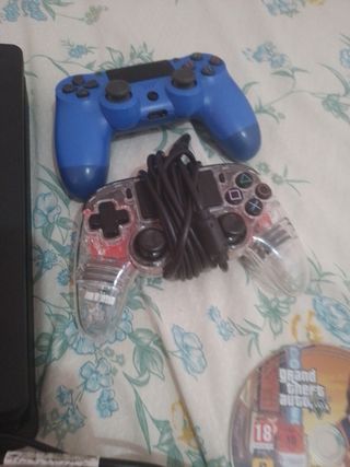 PS4 Slim (PlayStation 4) + 2 mandos