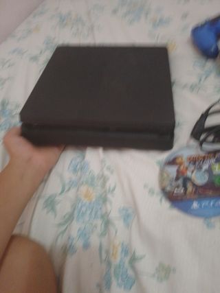PS4 Slim (PlayStation 4) + 2 mandos