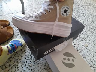 Converse Chuck Taylor Beige - plataforma