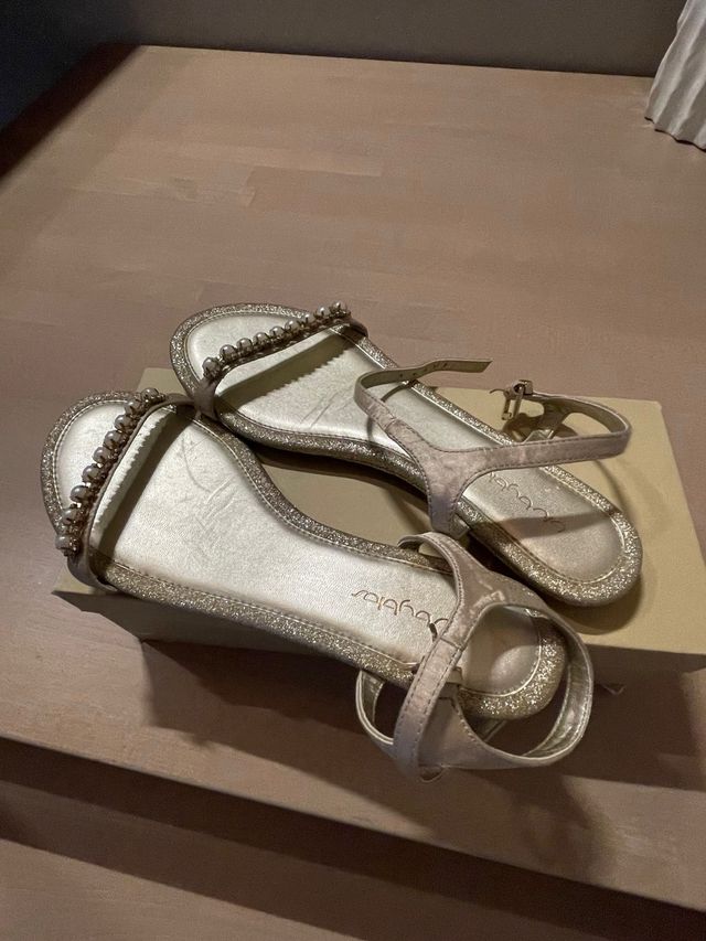 Sandali Byblos oro - eleganti