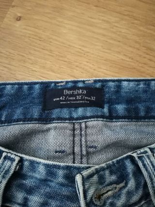 Lote de Bermuda, camiseta y zapatillas 