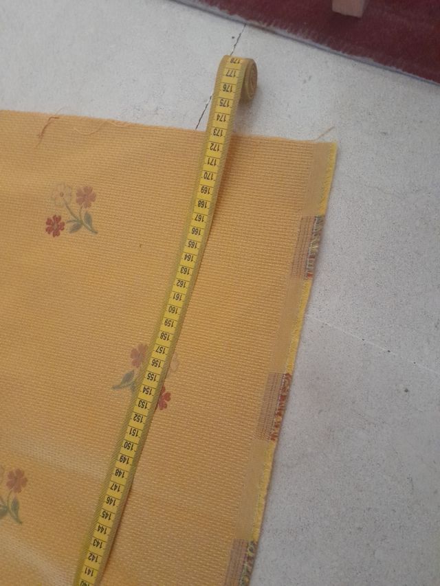 Tela tapicería amarilla flores