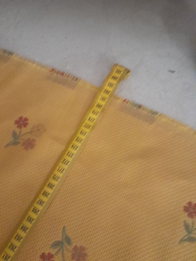 Tela tapicería amarilla flores