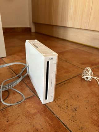 Wii blanca + mandos y juegos