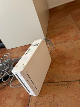 Wii blanca + mandos y juegos