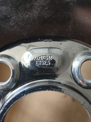 4 llantas y 4 tapacubos originales Ford 17pulgadas