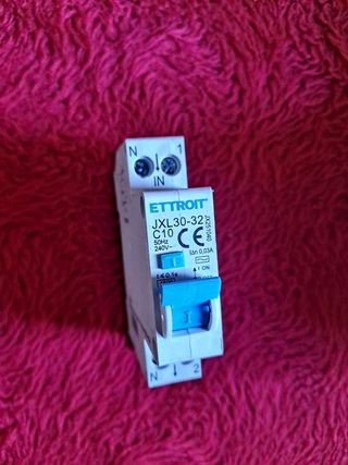 Interruptor automático 10A 240V