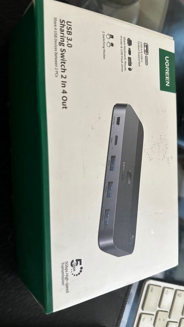 UGREEN Switch USB-C 5Gbps - 4 puertos
