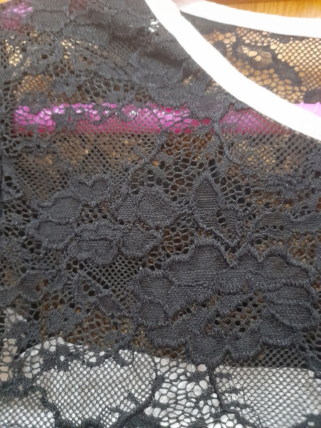 Camiseta H&M encaje gris-negro T-S