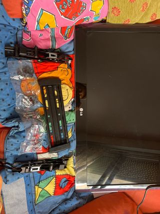 TV LG 32" negra con mando original