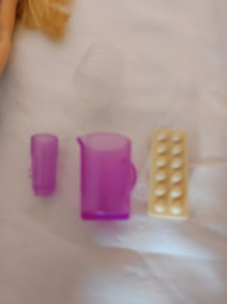 Barbie nevera rosa, refrigeradora.