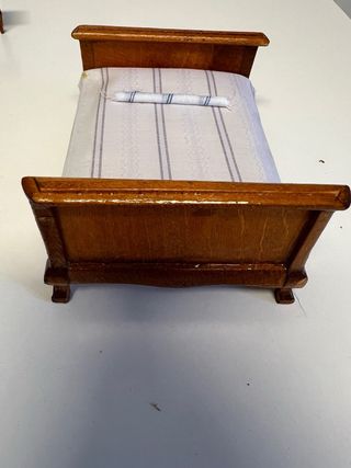 Muebles miniatura madera: piano y 7 piezas