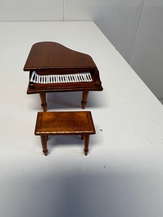 Muebles miniatura madera: piano y 7 piezas