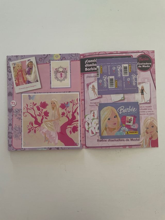 Álbum de cromos BARBIE Dulces Momentos COMPLETO