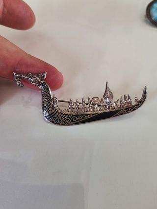 Broche plata barco dragón 