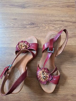 Sandalias tacón corcho rojas