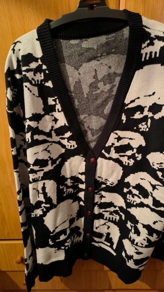 Chaqueta lana calaveras negra