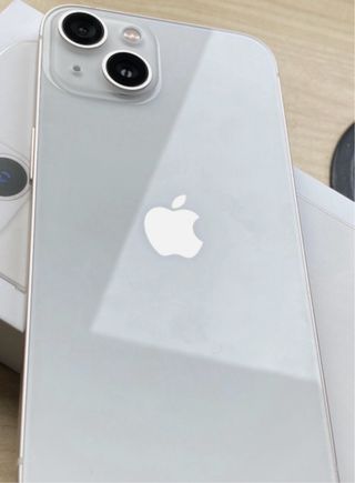 iPhone 13 blanco   extrella  2 fundas incluidas