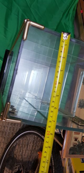 Antigua vitrina de cristal 3 estantes.