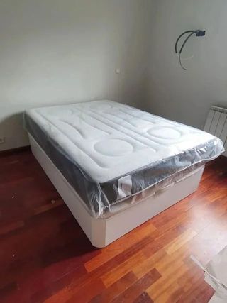 Camas, canapes abatibles, colchones o somieres / *