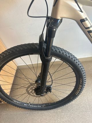 Bicicleta da montagna Olympia in carbonio