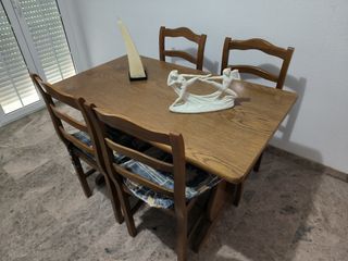 Mesa comedor madera + 4 sillas