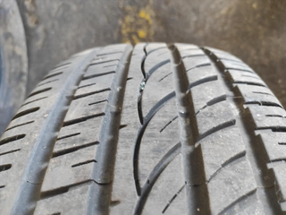 juego de 2 neumáticos 235/65R17, año 2023.