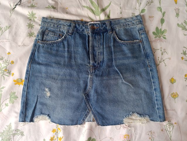 Minifalda vaquera Zara - Desgastada