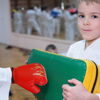 Guantes de boxeo para niños 3-9 años para saco de boxeo kickboxing Muay Thai pulsera común,ROJO, ENVIO 24H