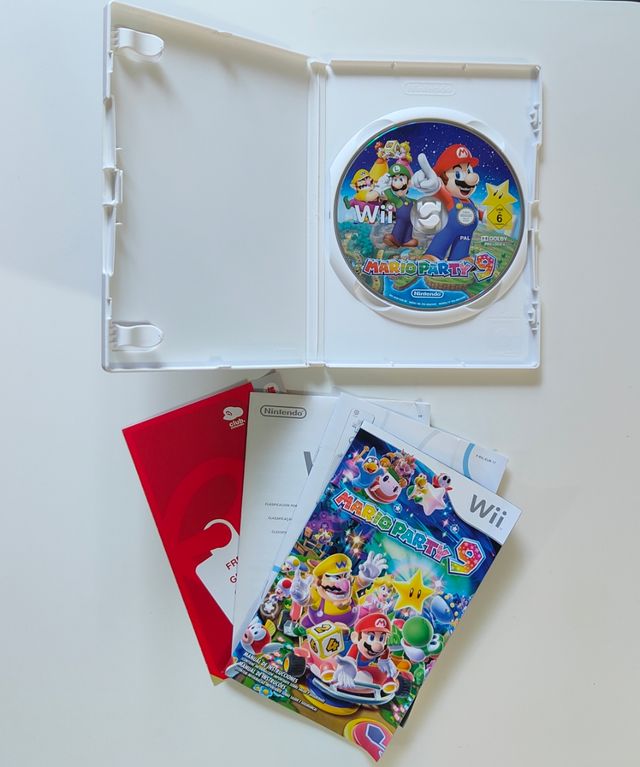 Wii Mini - Pack Completo con 2 Mandos y 2 Juegos.