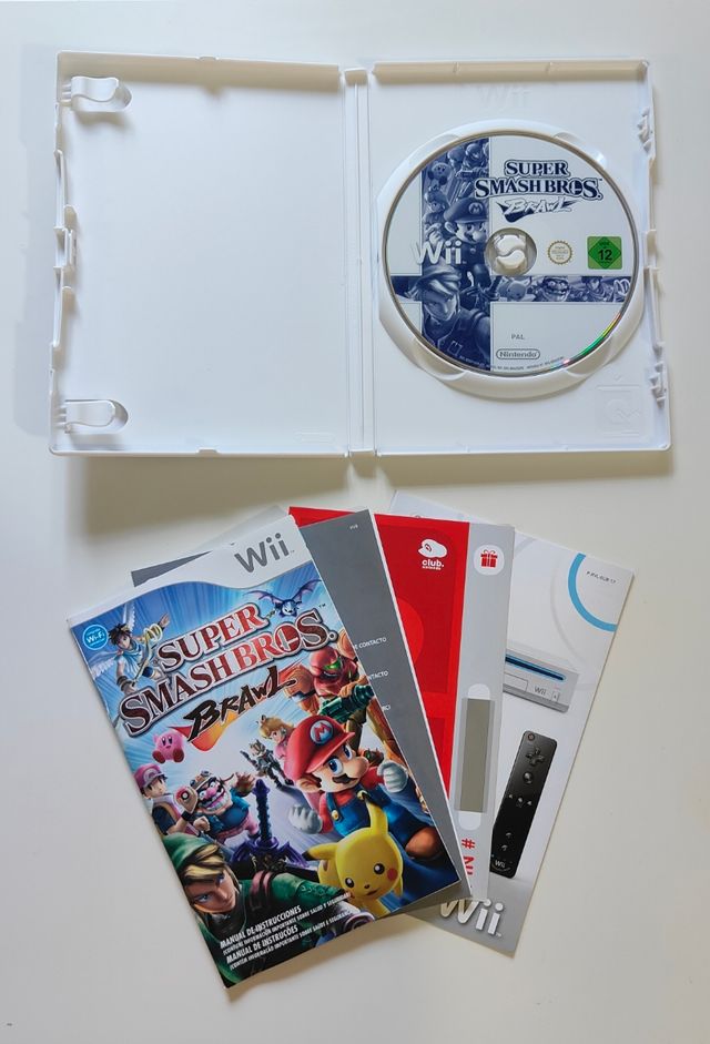 Wii Mini - Pack Completo con 2 Mandos y 2 Juegos.
