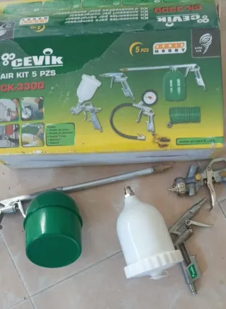 Compresor aire HTM PB-C24CA + cervik 5 piezas.