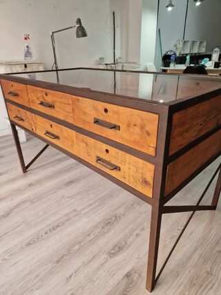 Vetrina in legno e metallo