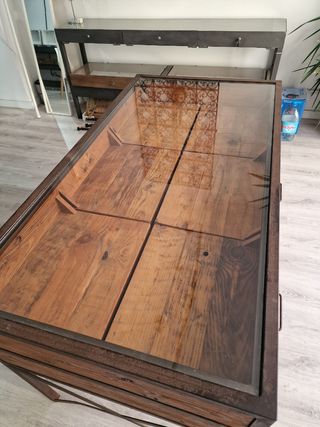 Vetrina in legno e metallo