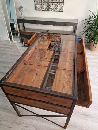 Vetrina in legno e metallo