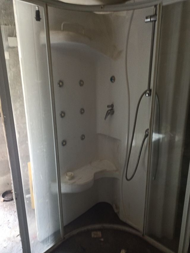 Cabina hidromasaje con  motor blanca