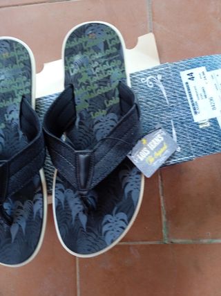 Chanclas Lois negras talla 44