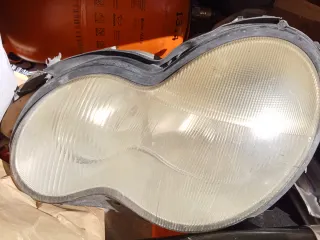 Faro Mercedes-Benz C200 W203