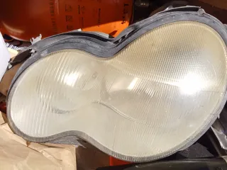 Faro Mercedes-Benz C200 W203