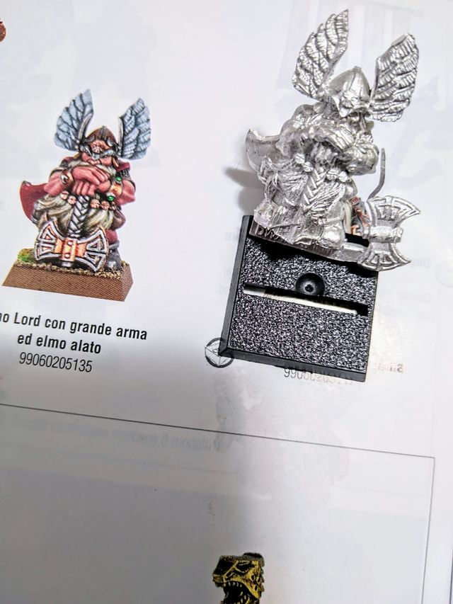 Dwarf Lord with Weapon and Winged Helm Warhammer