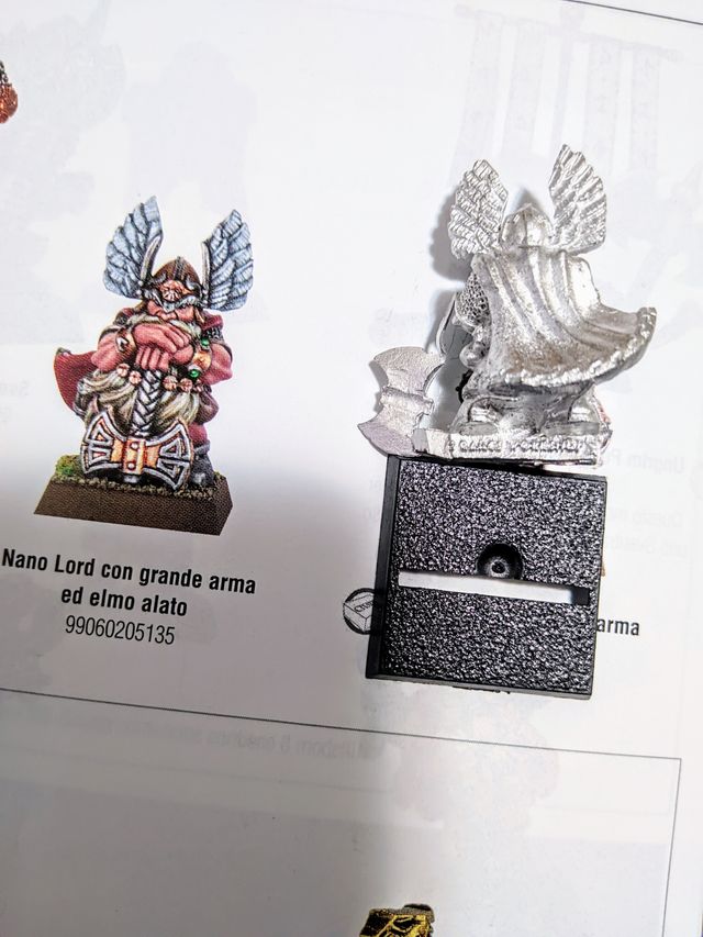 Dwarf Lord with Weapon and Winged Helm Warhammer