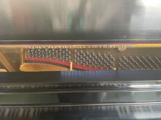 Piano pared Stenway & Sons New York