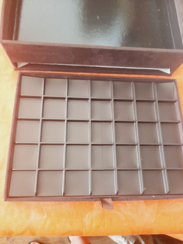 Dispensador Chocolate Veludo Preto