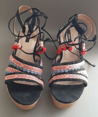 Sandalias cuña Mustang multicolor