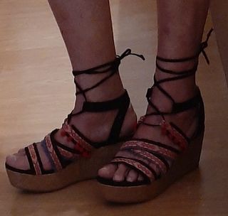 Sandalias cuña Mustang multicolor